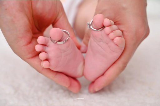 东莞孕妇多久肚子变大